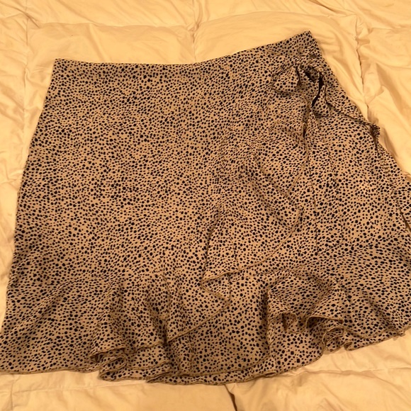 Polka dot skirt- no tags - Picture 1 of 2